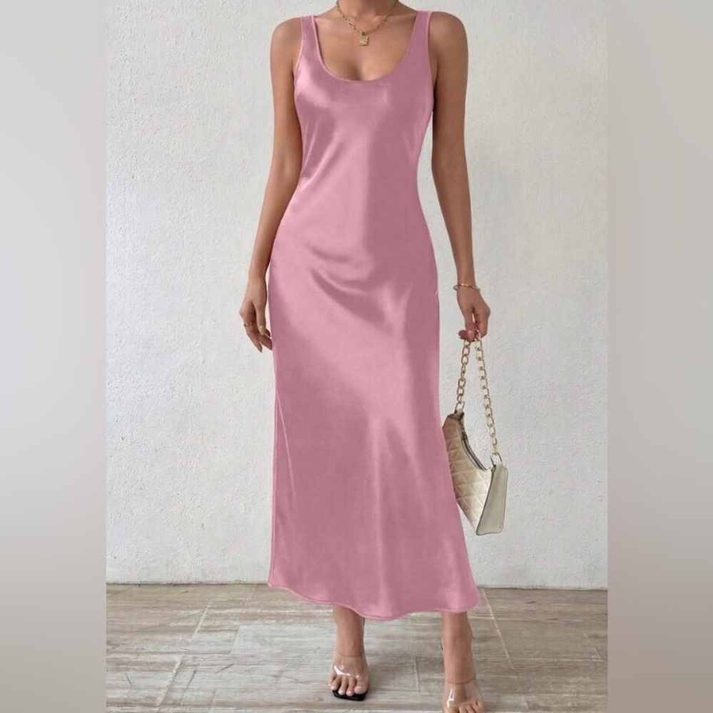 Sleek Pink Scoop Neck Maxi Dress - Picture 5 of 5
